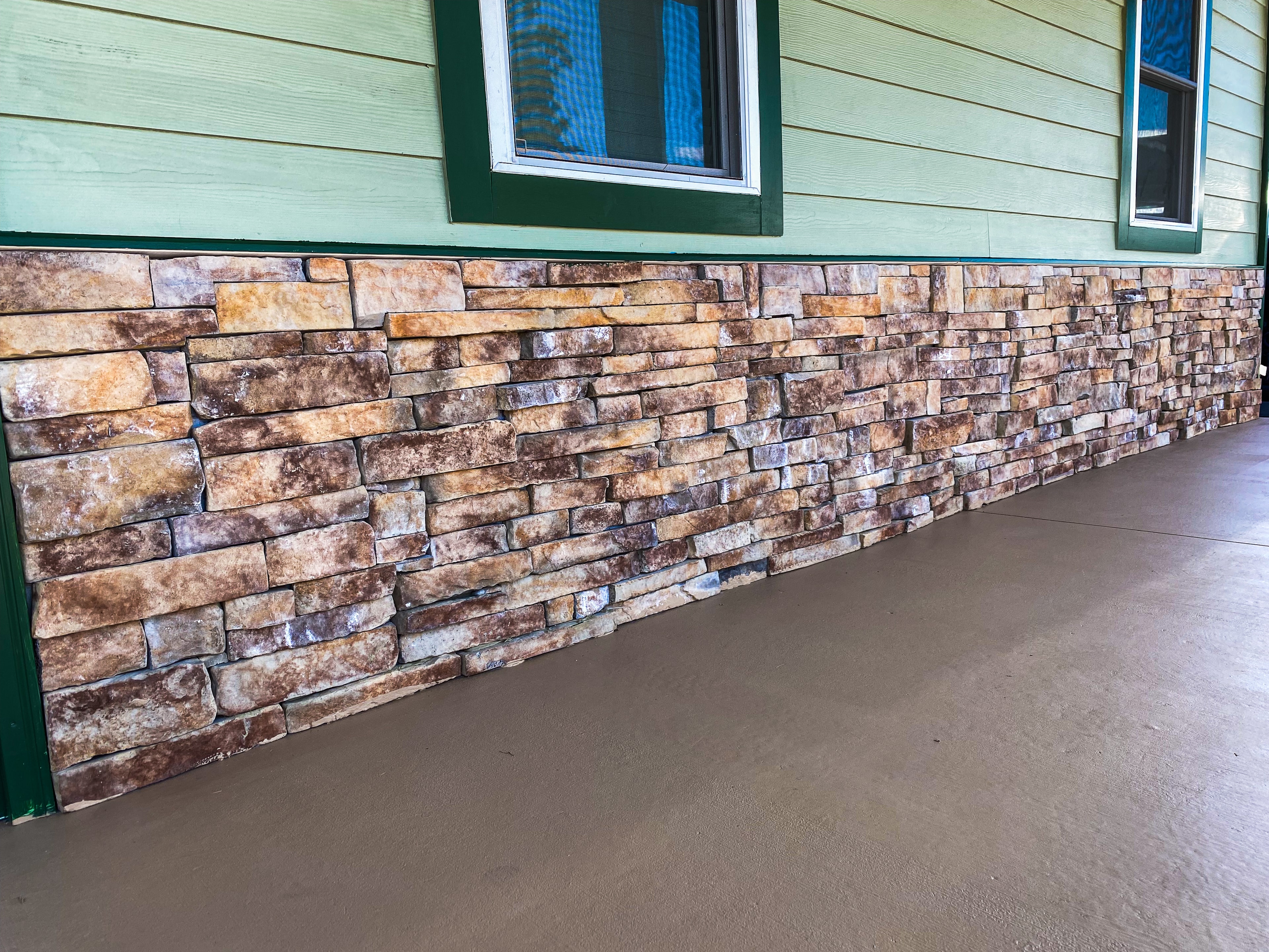 Stone veneer exterior stonework